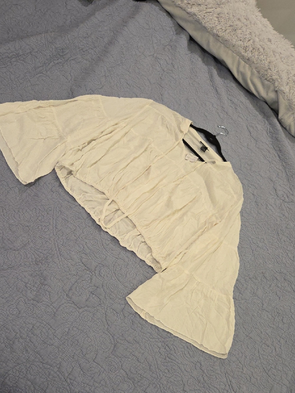 Forever 21 Cream Bell Sleeve Crop Blouse Size L, New With Tags!